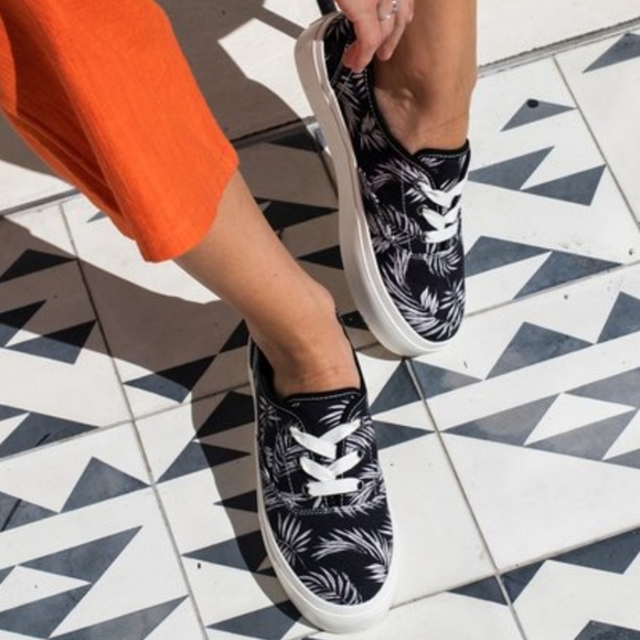 billabong canvas shoes